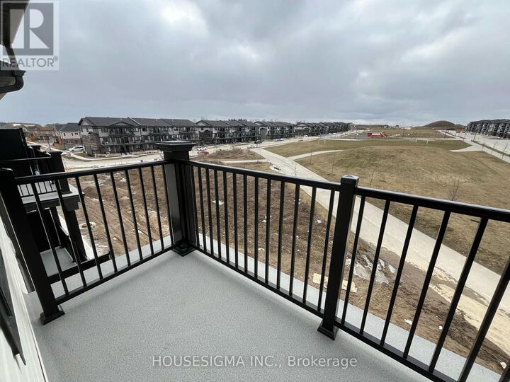 Property Photo: 8 Lomond Lane ON N2R 0T6
