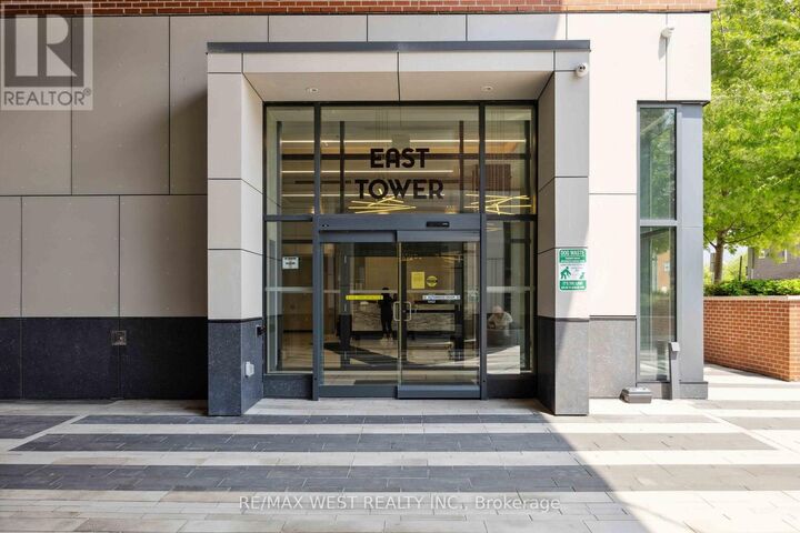 Property Photo: 99 Eagle Rock Way 209 ON L6A 1P9