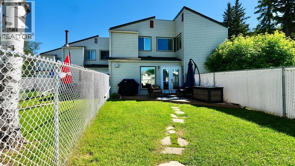Property Photo: 8205 98 Street AB T8S 1S4