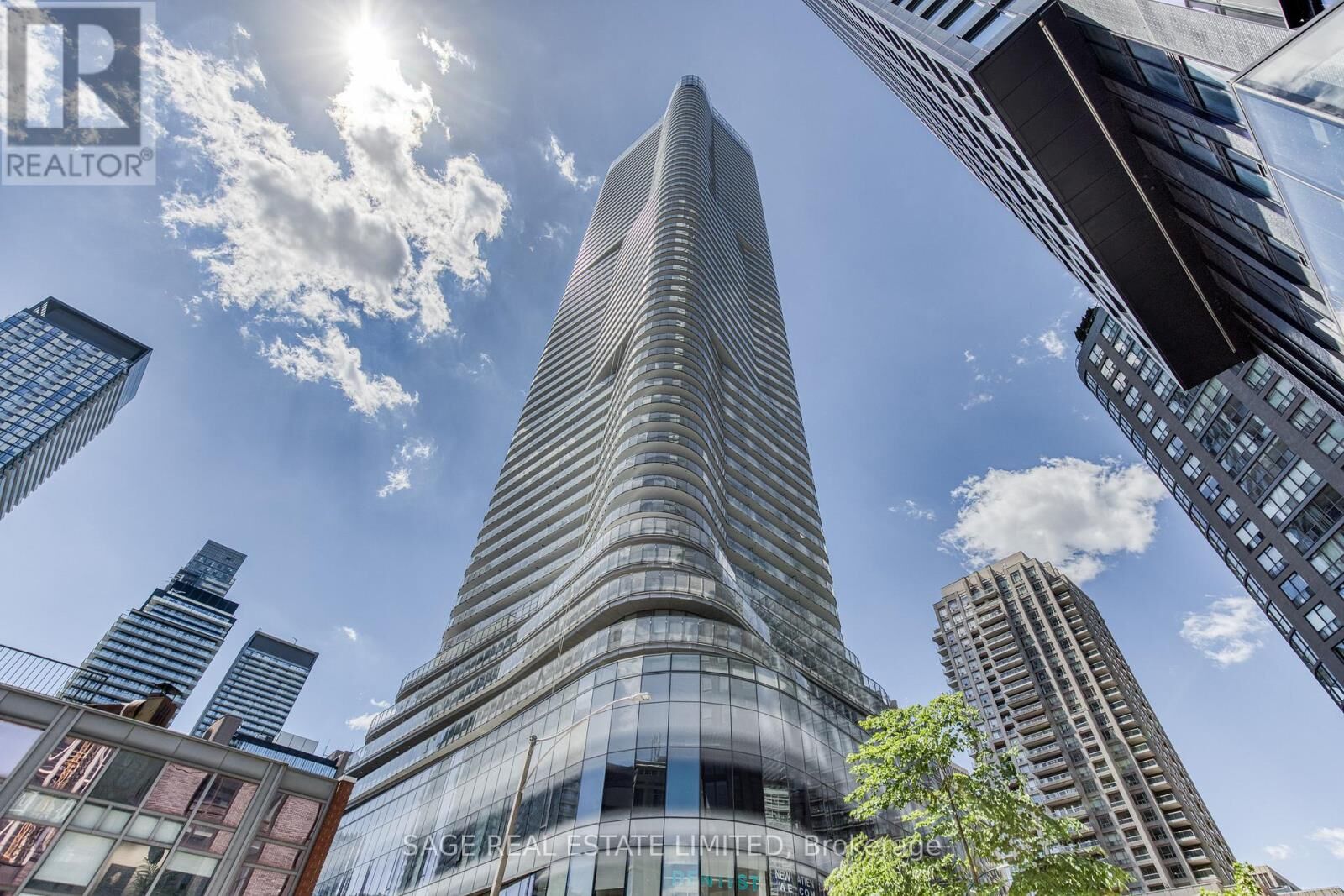 Property Photo: 11 Wellesley Street West 2613 ON M4Y 0G4