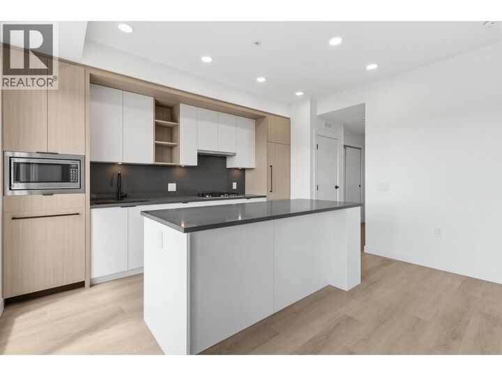 Property Photo:  2268 East Broadway 501  BC V5N 0L2 