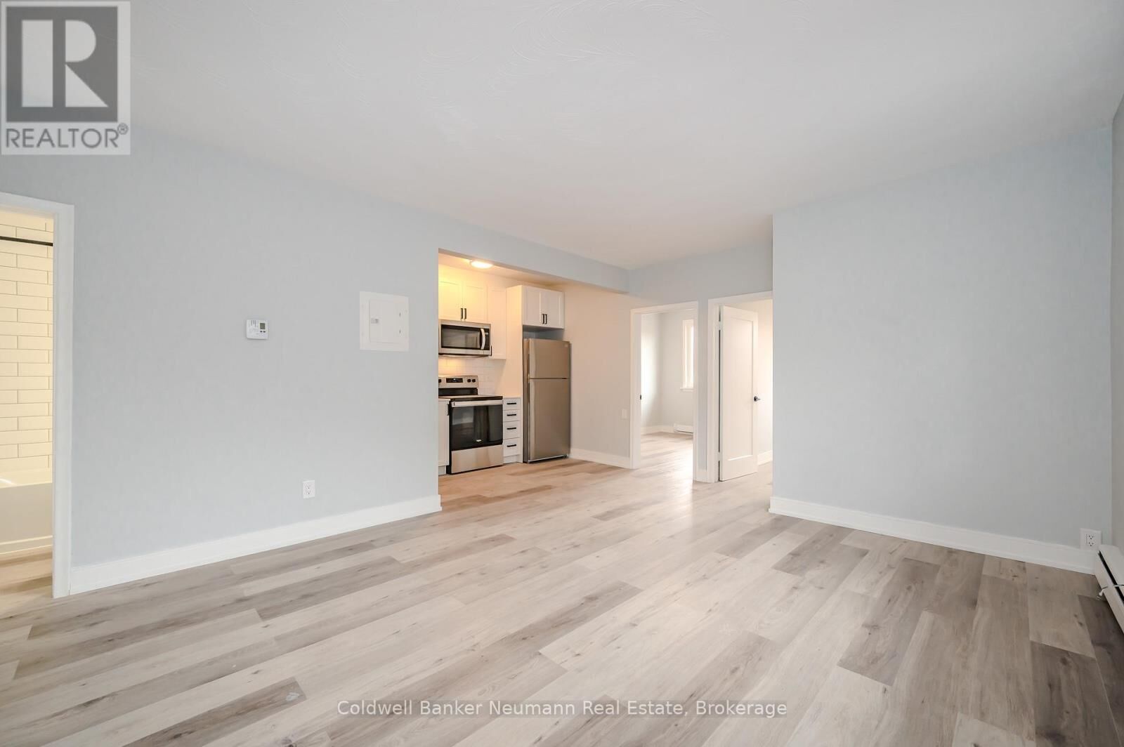 Photo de la propriété:  104 Elizabeth Street 6  ON N1E 2X4 