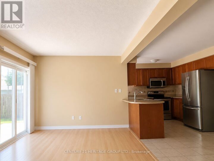 Property Photo:  44 Starr Crescent  ON L4G 7X3 