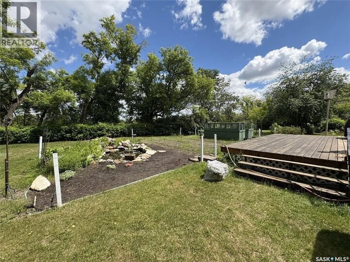 Property Photo: 206 Cobo Avenue, Guernsey Sk. SK S0K 1W0