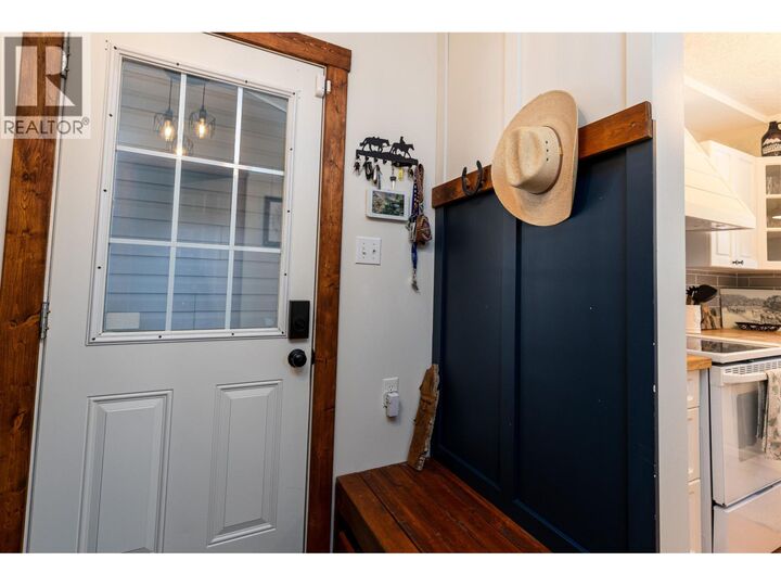 Property Photo: 5515 Kleanza Drive BC V8G 0A7