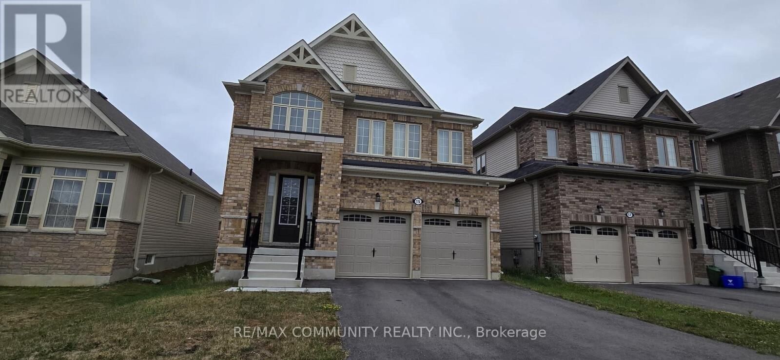 Property Photo:  15 Hancock Crescent  ON K9V 0P4 