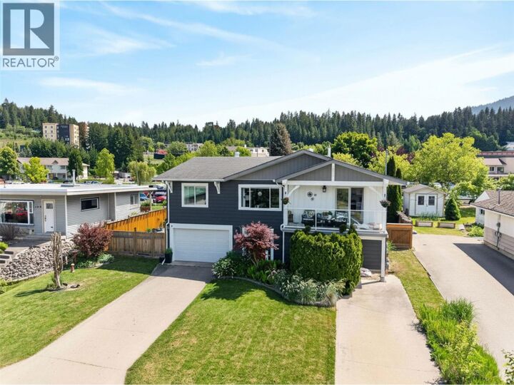 1050 8 Avenue Northeast — photo 1