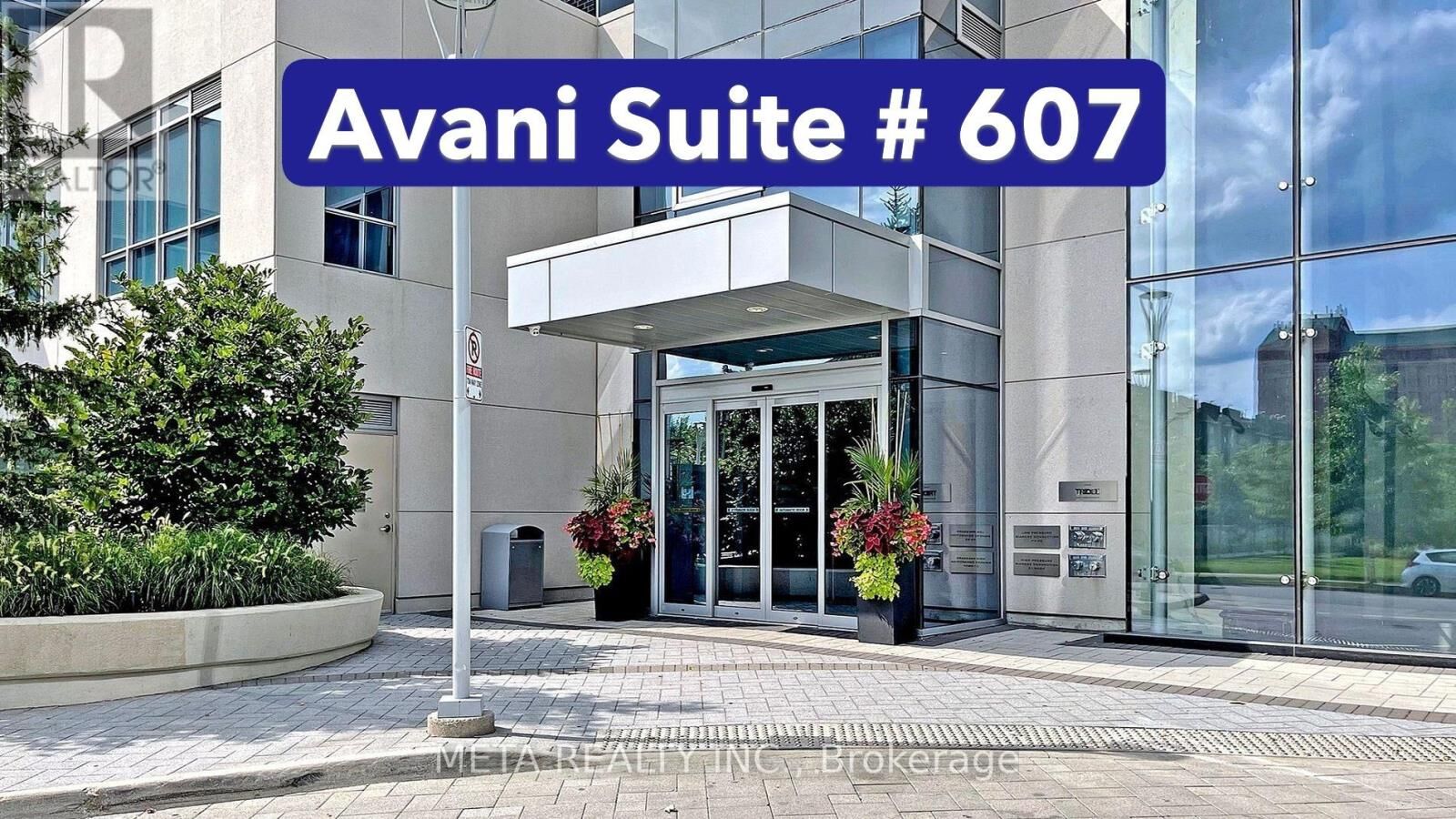 Property Photo:  255 Village Green Square 607  ON M1S 0L3 