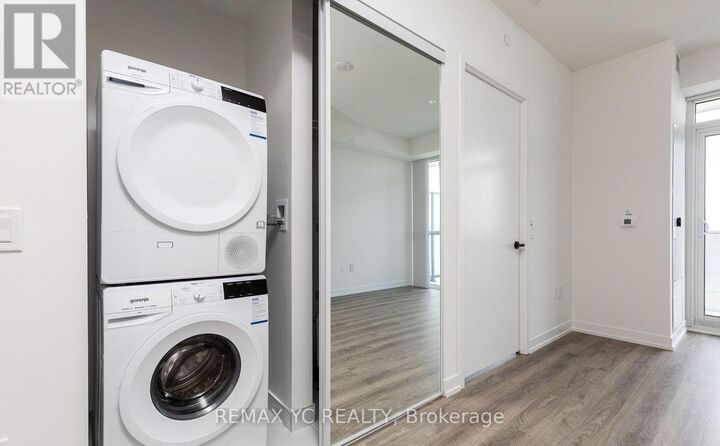Property Photo: 195 Commerce Street 4905 ON L4K 0P9