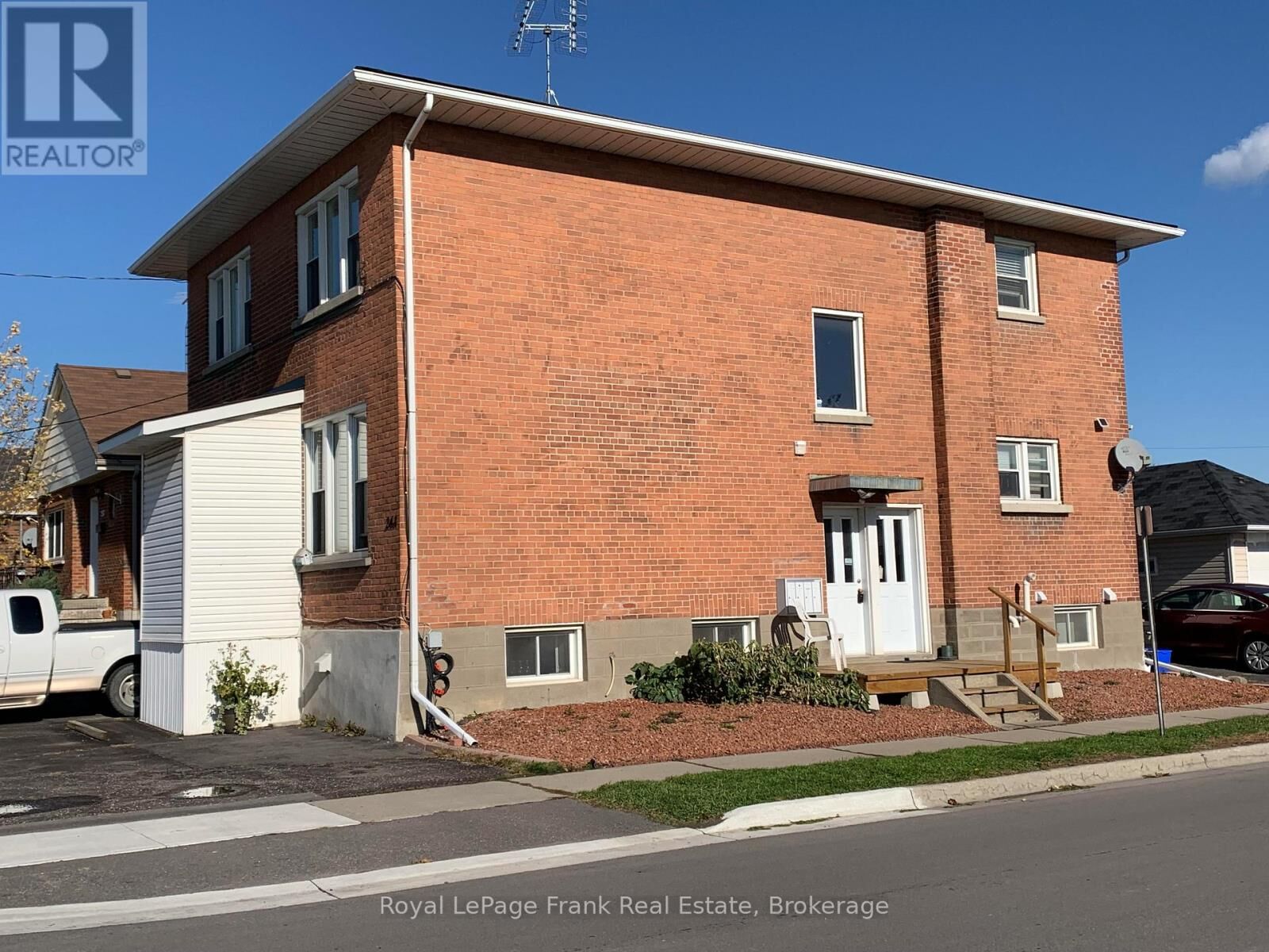 Property Photo: 243 Huron Street 4 ON L1H 5E5