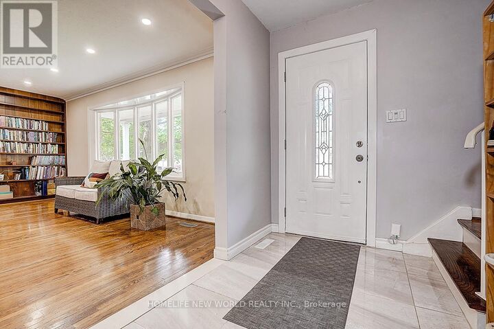 Property Photo: 64 Gladys Road ON M1C 1C6