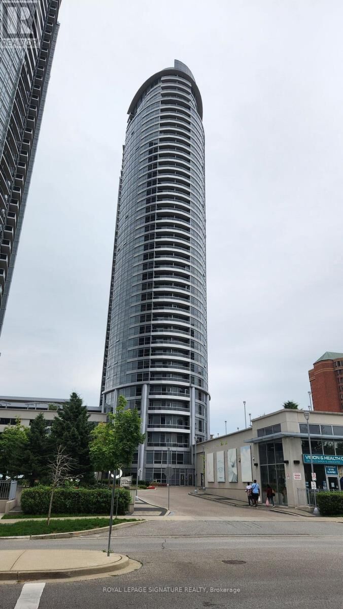 Property Photo:  125 Village Green Square 2708  ON M1S 0G3 