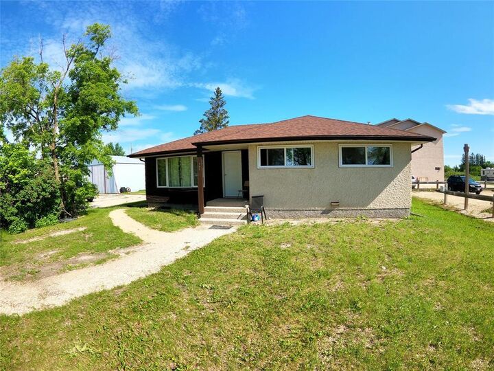 Property Photo: 951 Park Avenue MB R0E 0C0