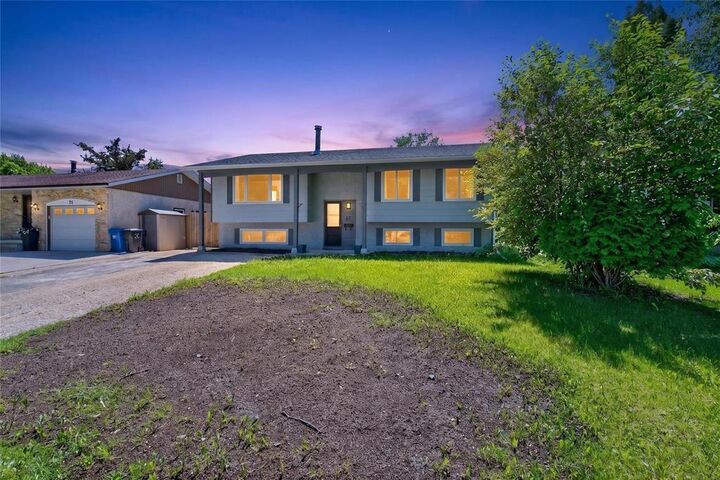 Property Photo: 67 Salisbury Crescent MB R3T 4M1