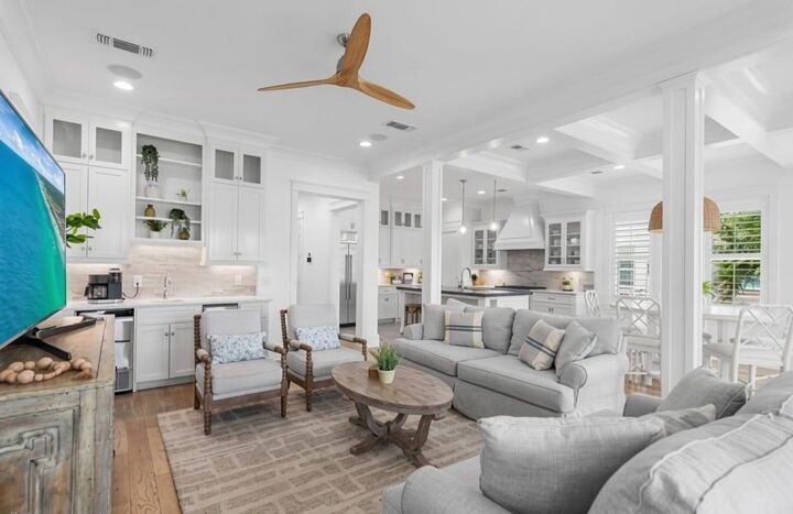 Property Photo:  3610 Melrose Avenue  FL 32541 