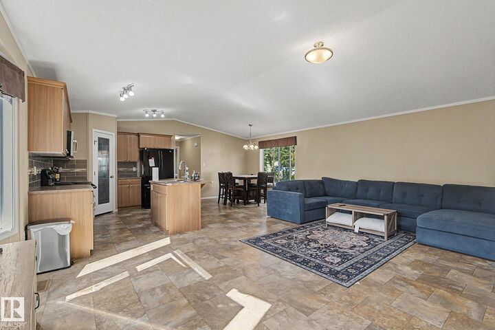 6 The Parkway NW — photo 1