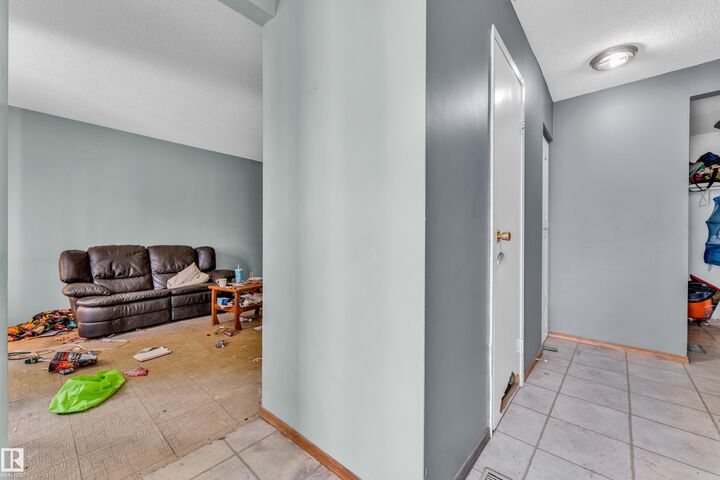 Property Photo: 17D Callingwood Crest NW AB T5T 0H5
