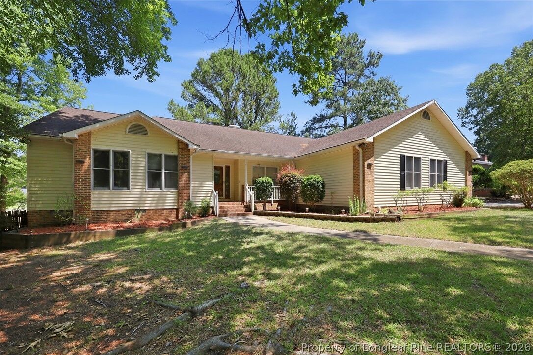 Property Photo: 573 Broadmoor Court NC 27332