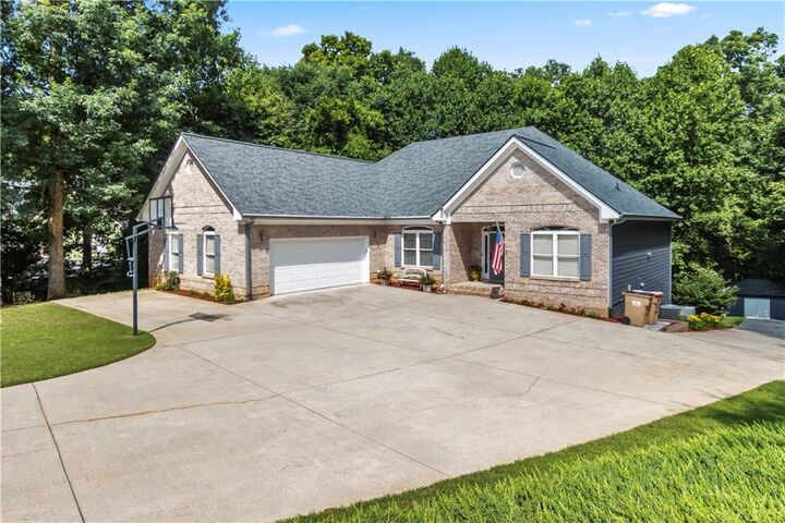 Property Photo:  6426 Kettle Creek Way  GA 30542 