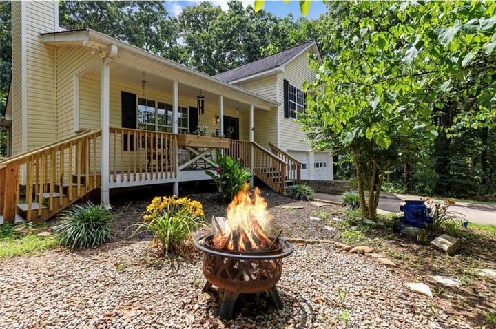 Property Photo:  7130 Bristol Trail  GA 30028 