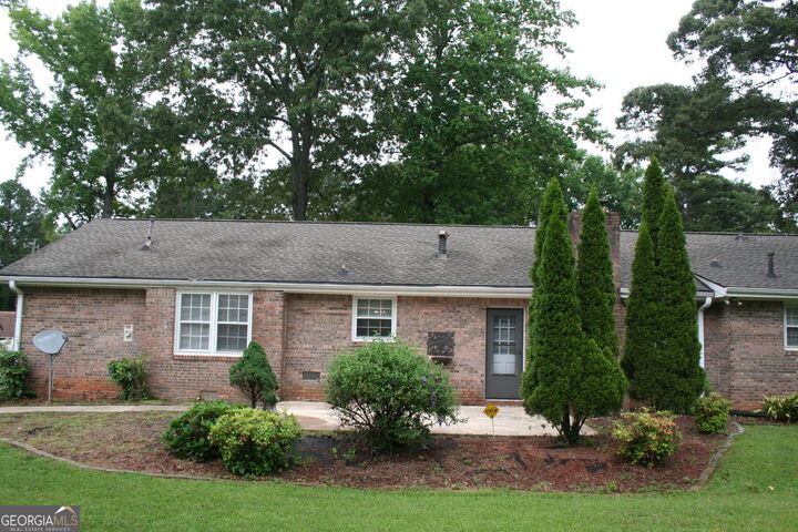 Property Photo: 2075 Pinewood Drive GA 30016