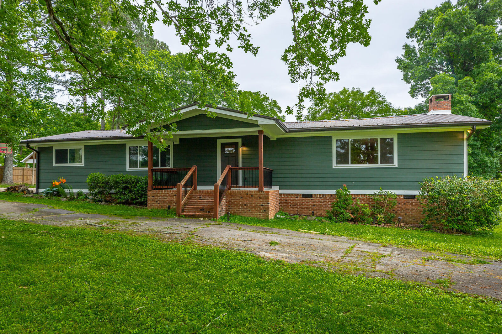 Property Photo: 9011 Pleasant Lane TN 37363