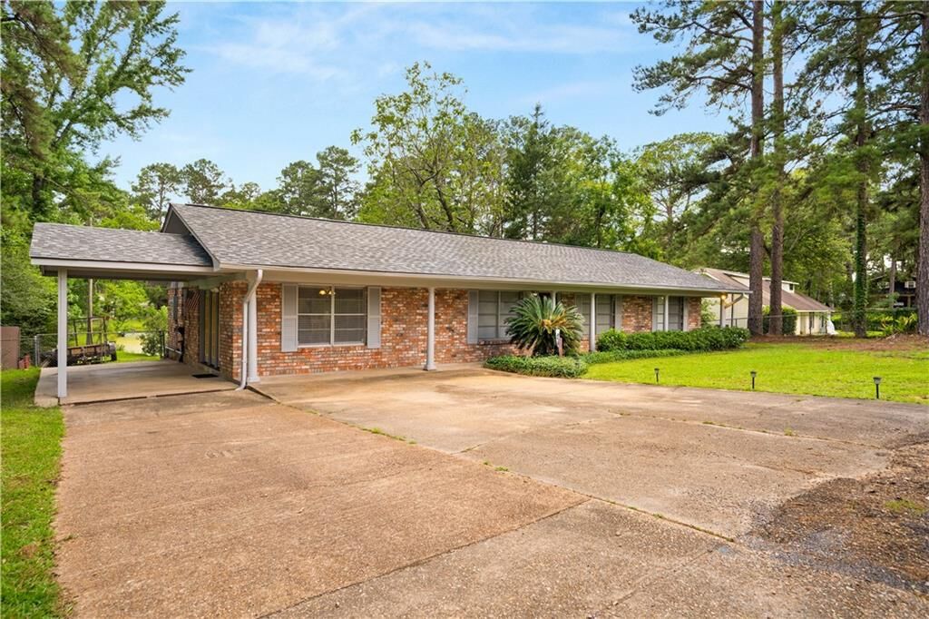 Property Photo: 102 Lake Drive LA 71360