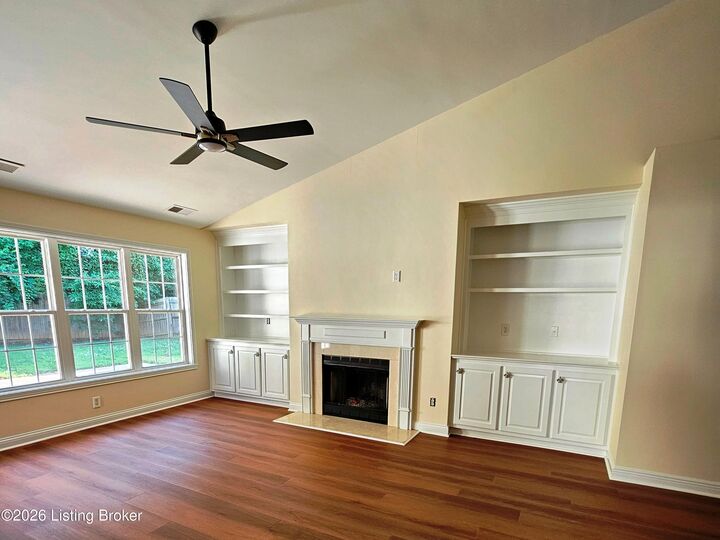 Property Photo: 7408 Warrenton Hill Ct KY 40291
