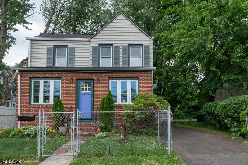 Property Photo:  204 Vine St  NJ 07203 