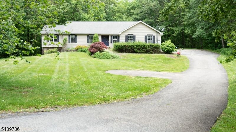 Property Photo:  7 Woodland Hills Dr  NJ 07461 