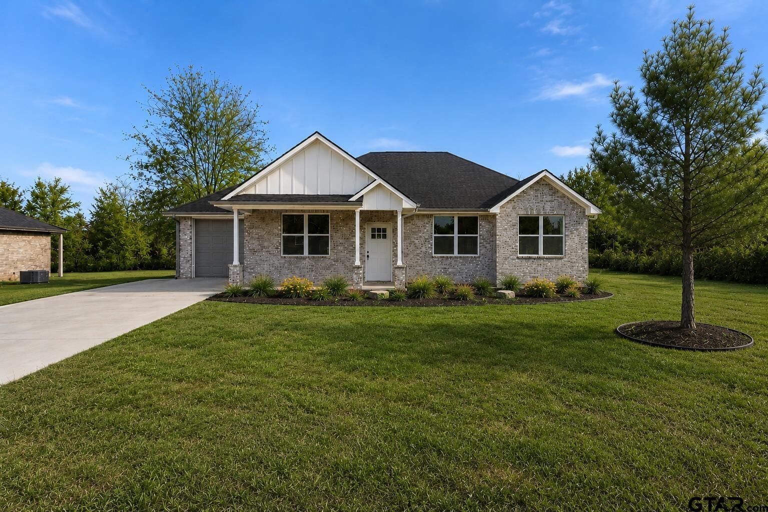 Property Photo: 384 Guadalupe St TX 75757