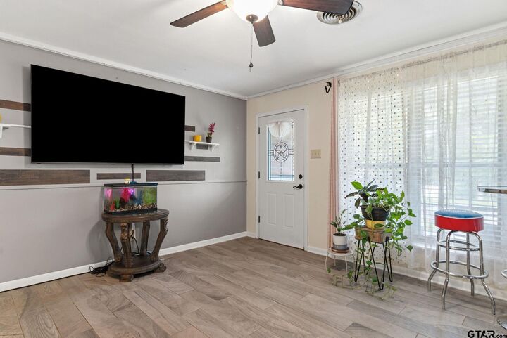 Property Photo:  810 Caddo St  TX 75672 