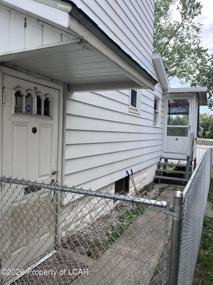Property Photo:  107 Washington Street  PA 18643 