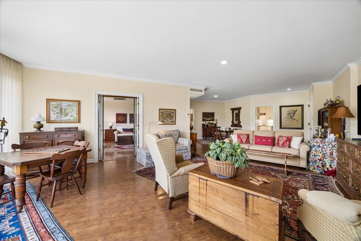 Property Photo:  5050 Woodway Drive 2F  TX 77056 