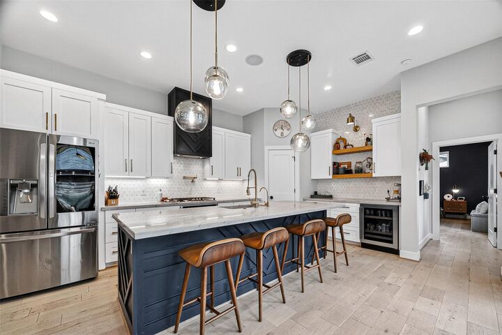 Property Photo:  209 Woodard Street  TX 77009 