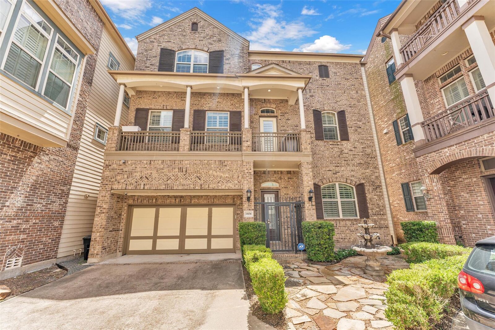 Property Photo: 1604 W 24th Street TX 77008