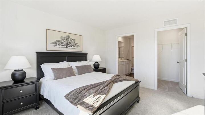 Property Photo: 2107 Creek View Lane MO 64083