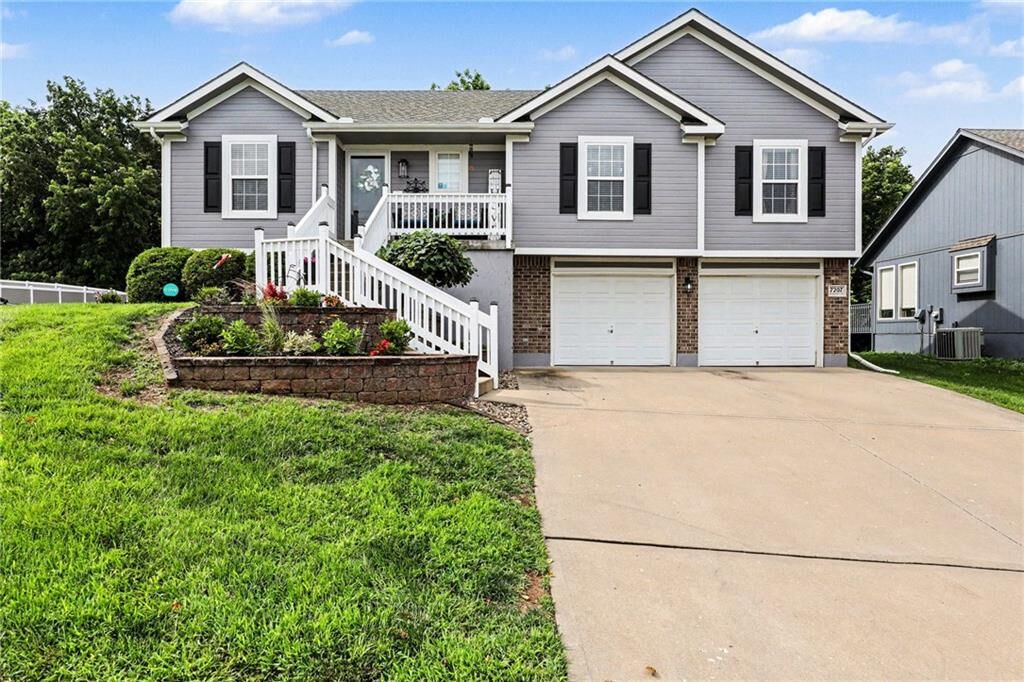 Property Photo: 7207 E 165th Street MO 64012
