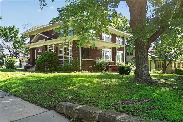 Property Photo:  400 E Locust Street  KS 67301 