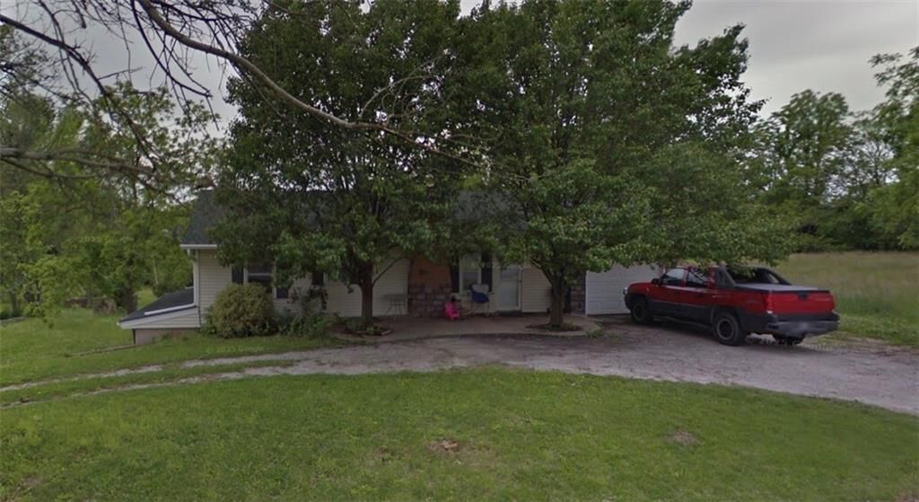 Property Photo: 506 N Bynum Road MO 64070