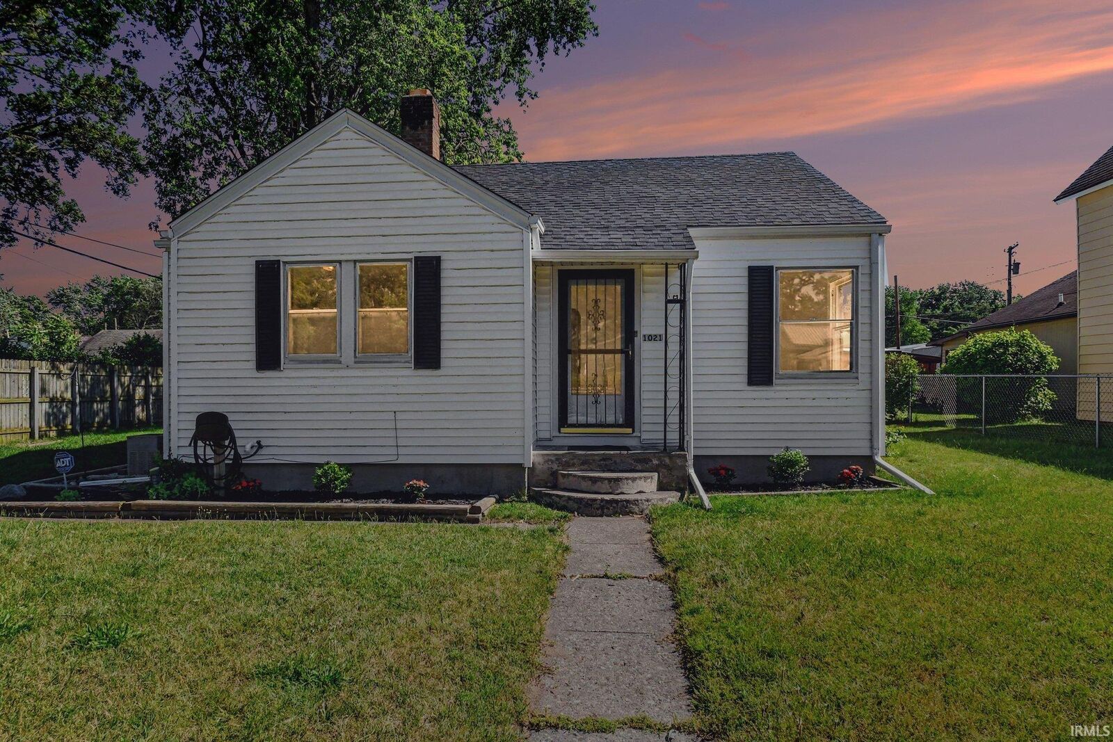 Property Photo:  1021 Center Street  IN 46516 
