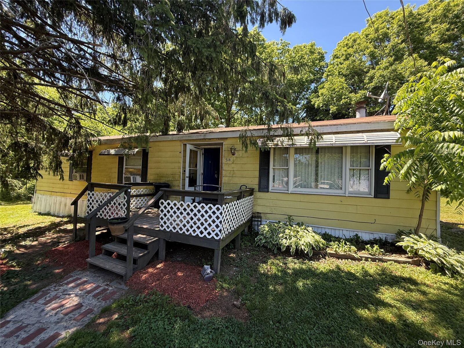 Property Photo:  514 Mark Twain Drive  NY 12586 