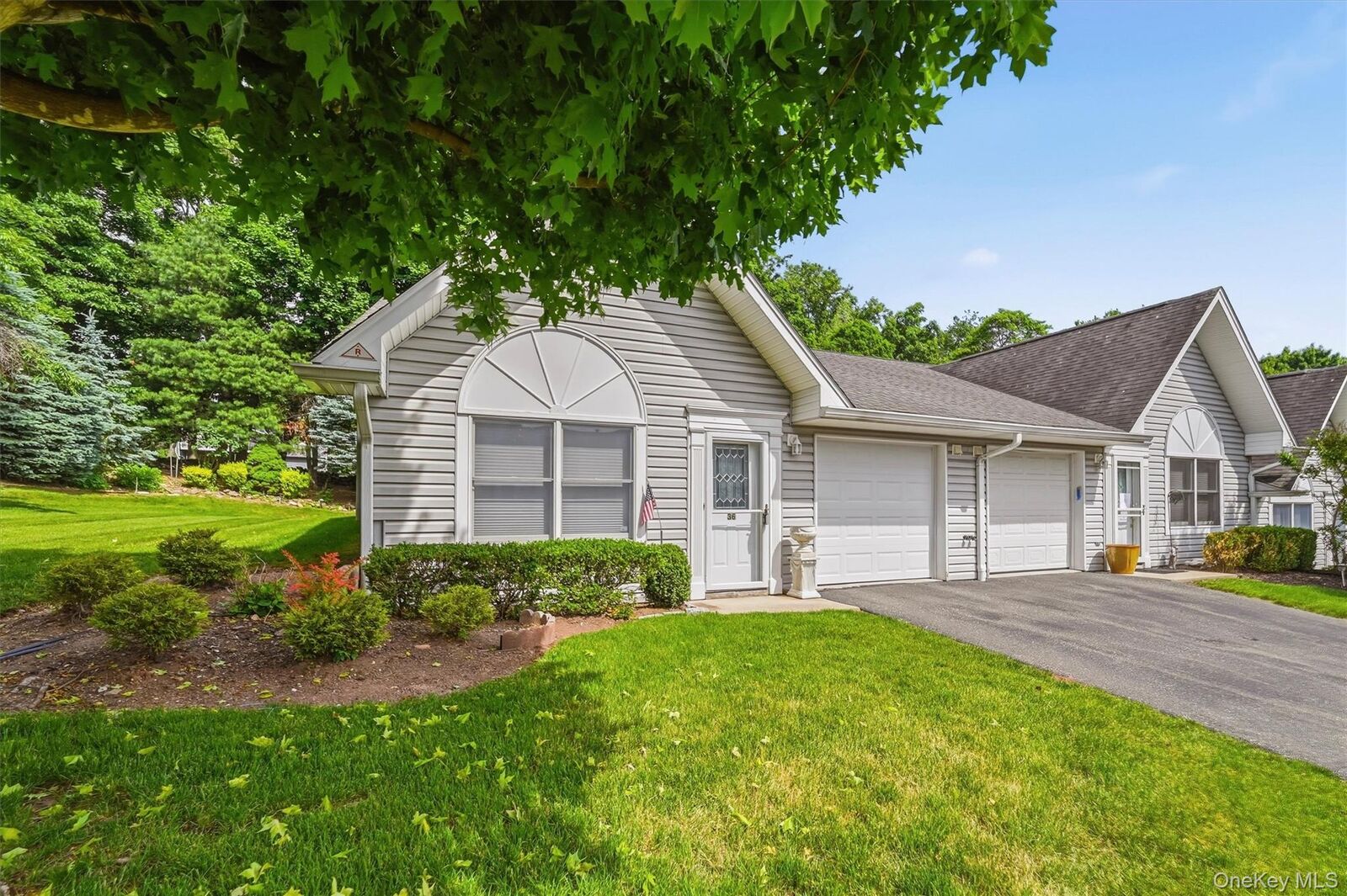 Property Photo:  36 Windsor Circle D1  NY 10956 