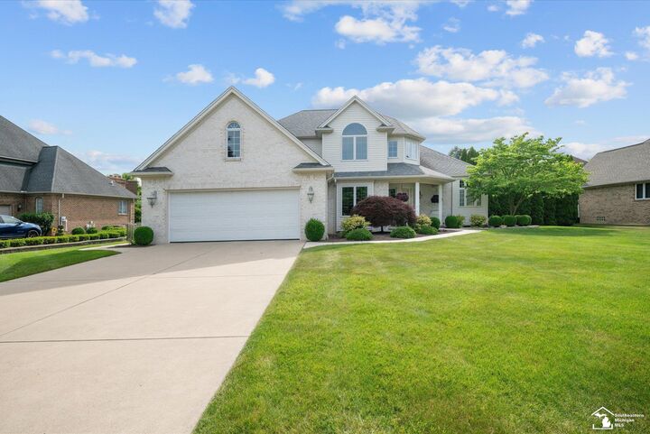 Property Photo: 862 Saint James Park MI 48161