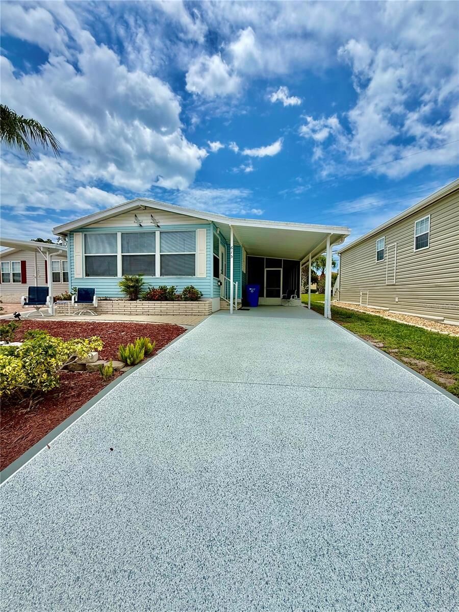 Property Photo:  615 S Green Circle  FL 34285 