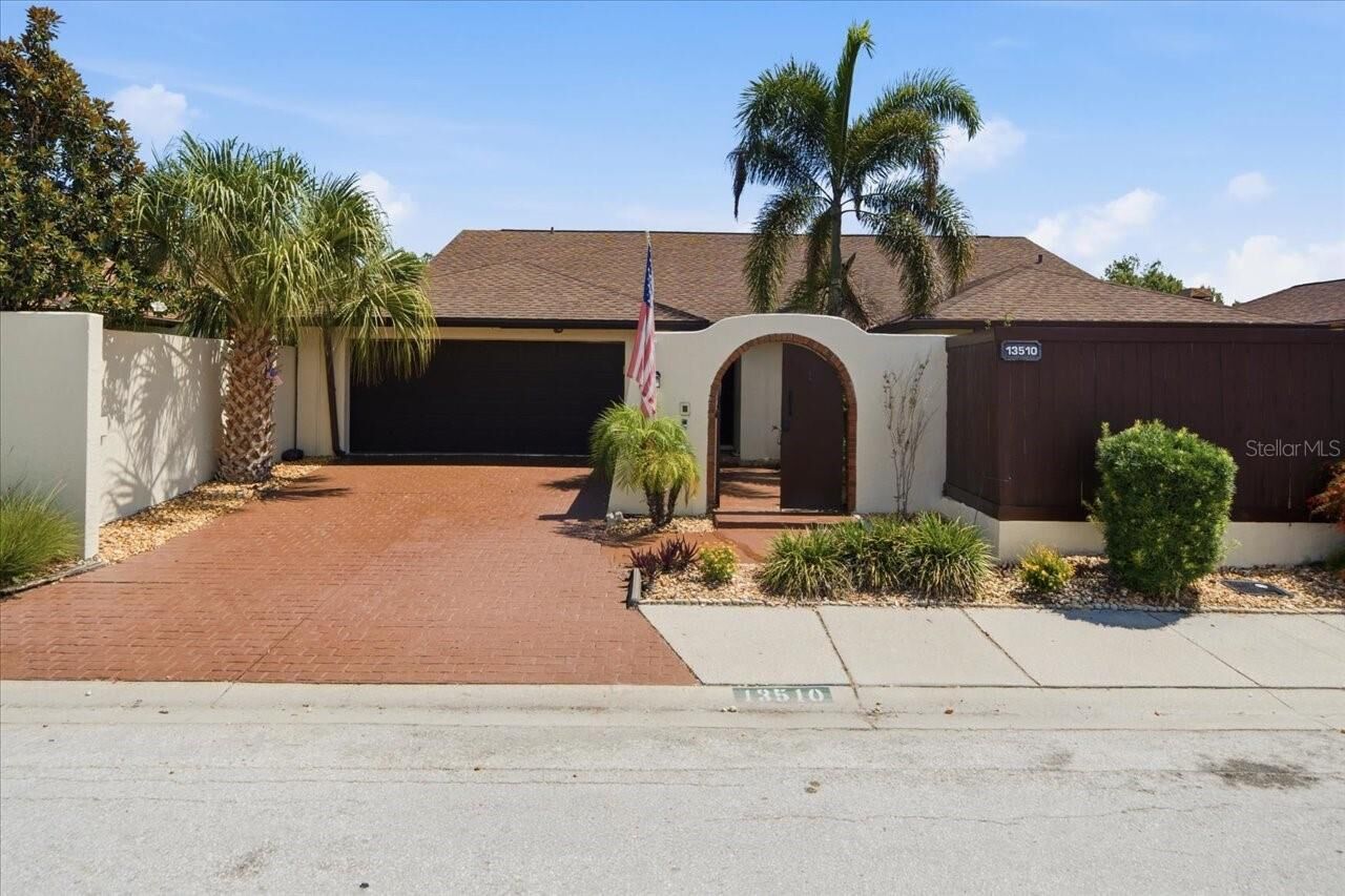 Property Photo: 13510 Avista Drive FL 33624