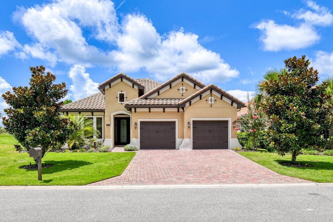 Property Photo: 169 Aspen Way FL 32137
