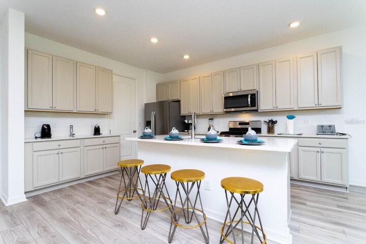 Property Photo: 624 Benoi Drive FL 33896