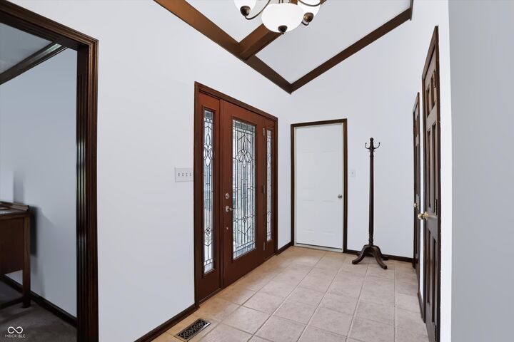 Property Photo:  2088 Golfview Court  IN 46143 