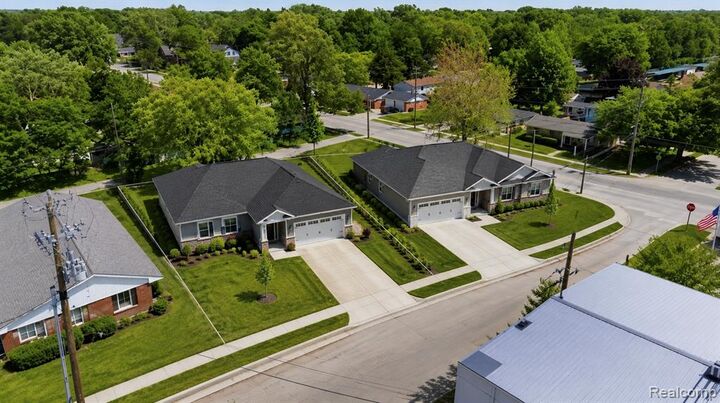 Property Photo: 61 Floral Avenue MI 48043 2159
